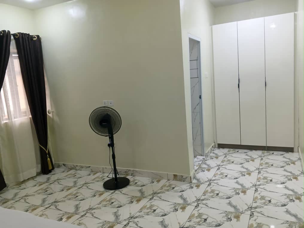 Fully Furnished & Serviced 1, 2 & 3-Bedroom Flats — view 4