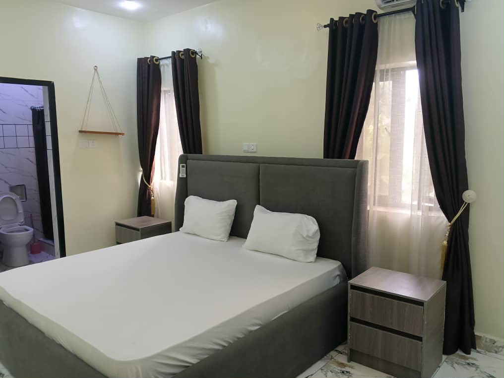Fully Furnished & Serviced 1, 2 & 3-Bedroom Flats — view 6